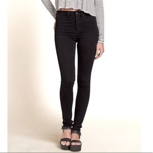 Black Hollister High Rise Super Skinny